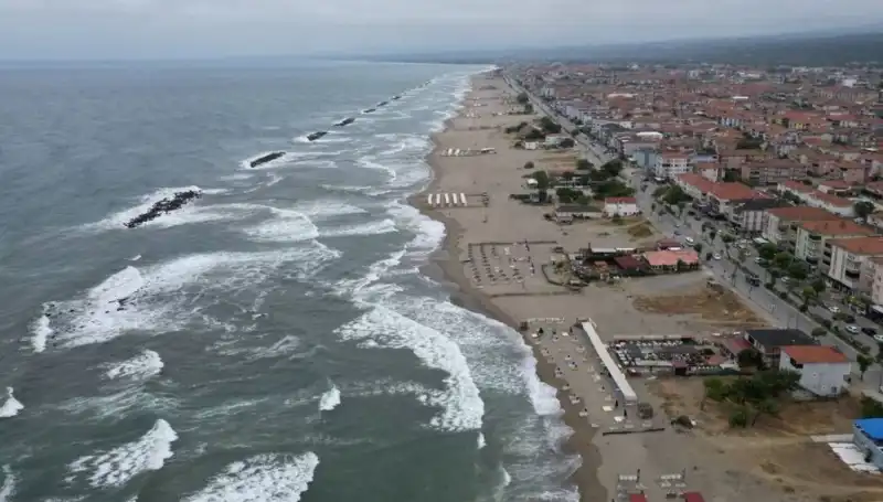 Sakarya'nın İki İlçesinde Denize Girme Yasağı Uygulaması Başladı