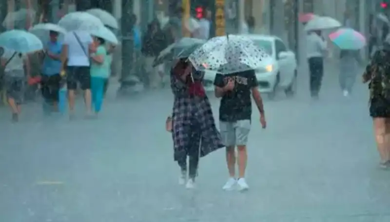 Meteoroloji'den Acil Uyarı: İstanbul ve Yangın Bölgesinde Şiddetli Hava Koşulları!