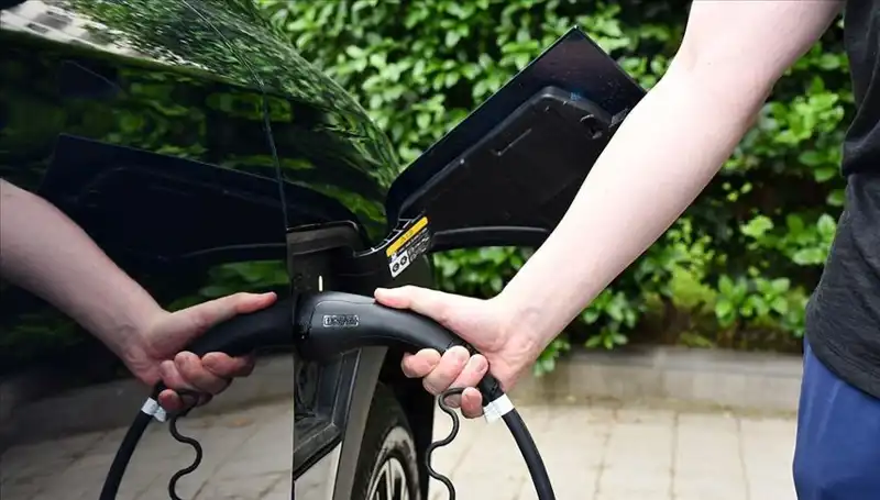 ABD'nin Gümrük Vergileriyle Mücadelede İngiltere'den Elektrikli Araç Desteği