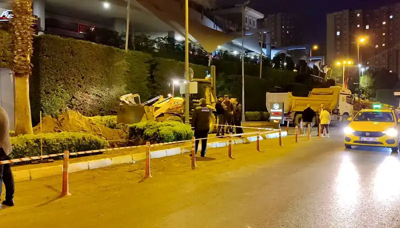 AVM Girişinde Doğalgaz Paniği: Kalabalığı Endişeye Sürükleyen Olay