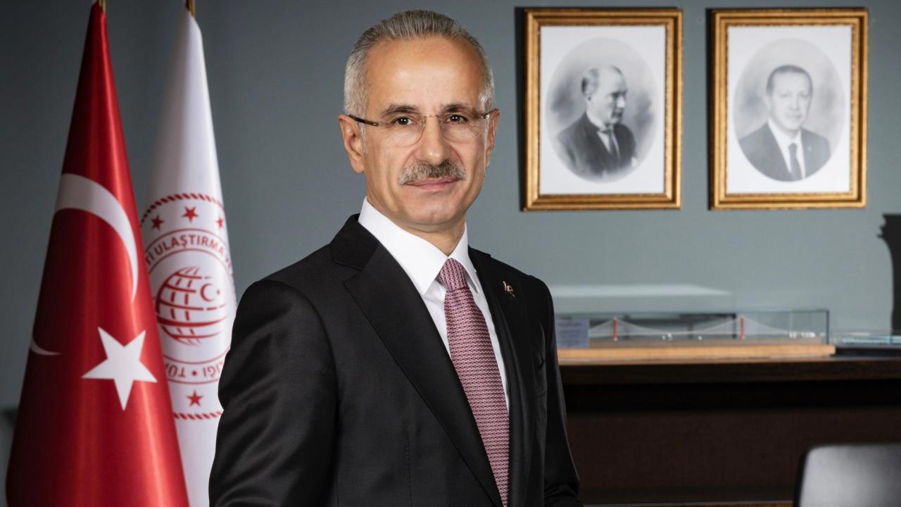 Bakan Uraloğlu, Ailece Seyahat Edilene Özel İndirim Üzerinde Çalışıyor