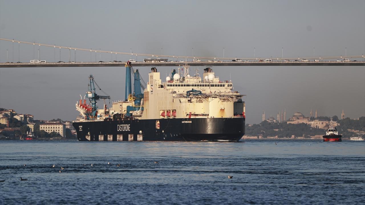 İstanbul Boğazı'nda Gemi Trafiği Yeniden Açıldı