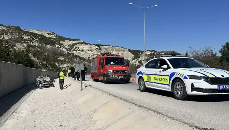 Burdur'da Meydana Gelen Kaza: İki Çocukla Dört Kişi Yaralandı