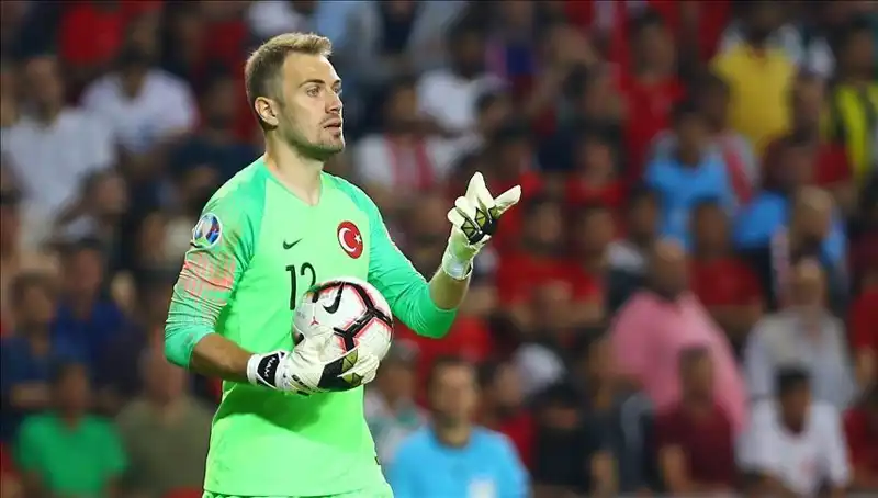 Milli Kaleci Mert Günok Futbolu Bırakacağı Yaşı Açıkladı: Taraftarları Şaşırttı!