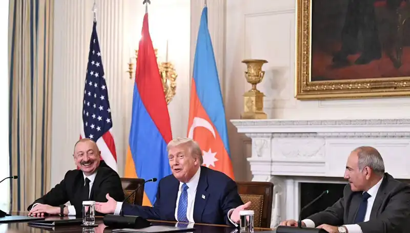 Aliyev'den Ermenistan'a Anayasa Çağrısı: Zaman Kaybetmek Anlamına Gelmez