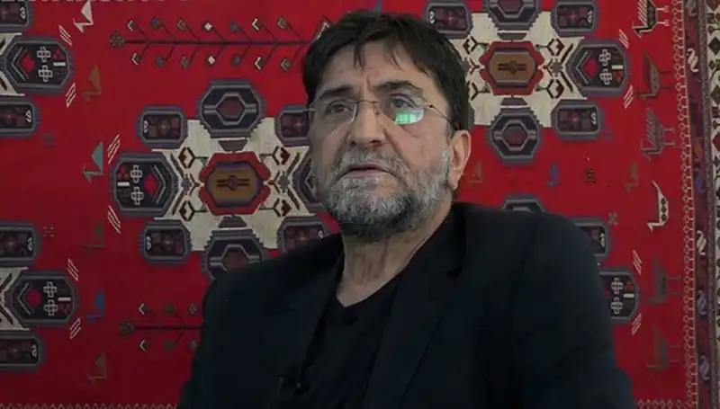 Nihat Genç, Türk Medyasının Özgün Kalemi Hayatını Kaybetti