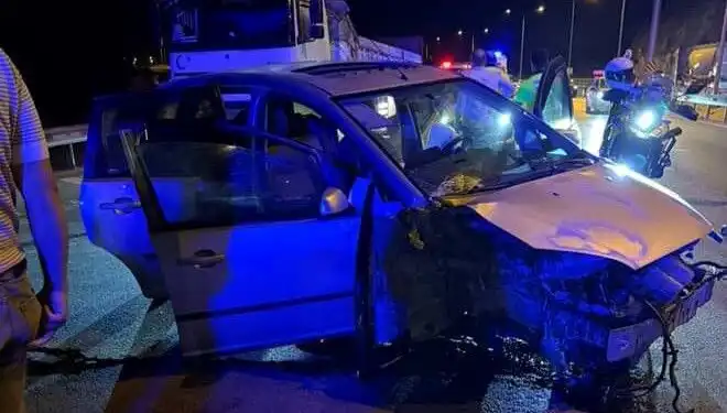 Otomobil Bariyere Çarptı: Korkunç Kaza Bir Can aldı, Üç Yaralı!