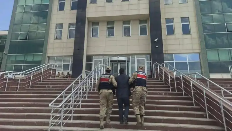 Hapis Cezaevi Kaçakçısı, Gizli Saklanma Yerinde Yakalandı!
