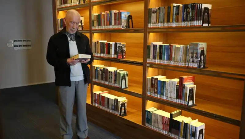 71 Yıllık Okuma Tutkusu: 8 Yaşındaki Bir Çocuk ve Bugün