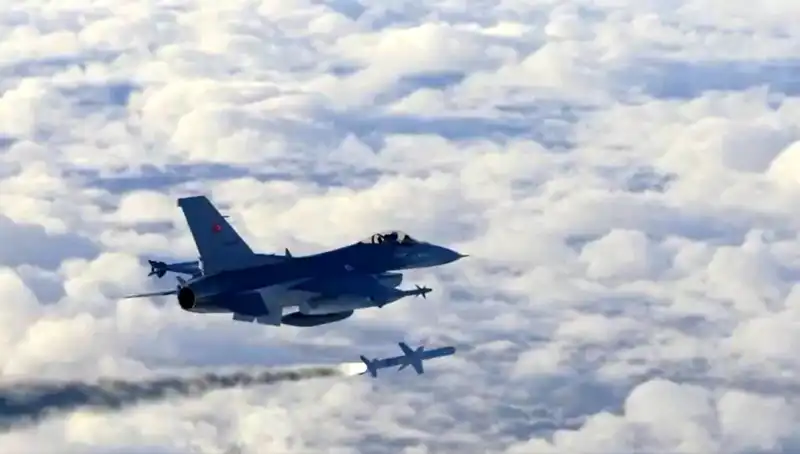 F-16 EDPOD Projesi: Tüm Testleri Başarıyla Geçti, Savunma Sanayinde Yeni Bir Dönem Başlıyor