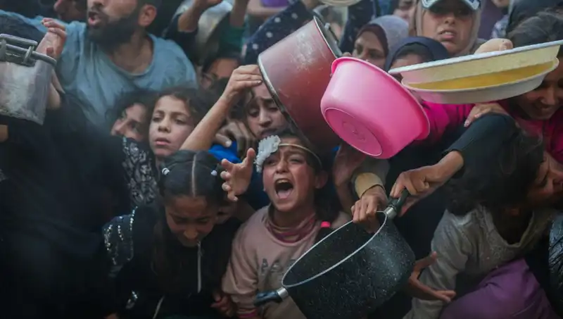 Gazze’de Açlık Krizi: Un Stokları Tükendi, Halk Yardım Bekliyor