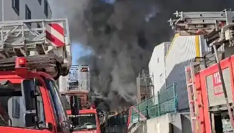 Tuzla'daki Fabrika Yangını: Kontrol Altına Alındı, Sebepler Araştırılıyor!