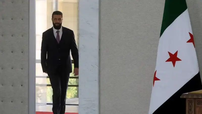 Paris’te Şara-Macron Zirvesi: Suriye İçin Umut Verici Yeni Adımlar