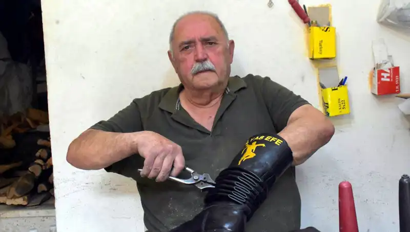 Tireli Hasan Usta'nın 64 Yıllık El Sanatları Yolculuğu: Mesleğinde Tek