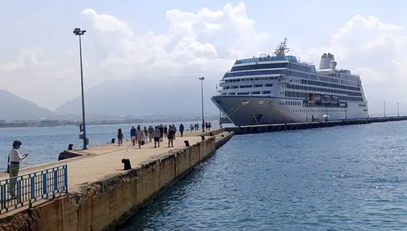 ABD’li Turistlerin Kruvaziyerle Alanya’ya Gelişi: Tatil Cennetine Yolculuk