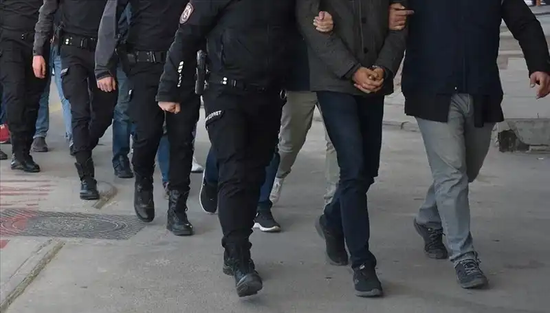 Türkiye'de FETÖ Operasyonları: 5 İlde 10 Gözaltı Yapıldı