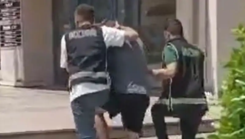 Sahte Dövizle Alışveriş Yapan Turist, Türkiye’den Sınır Dışı Edildi!