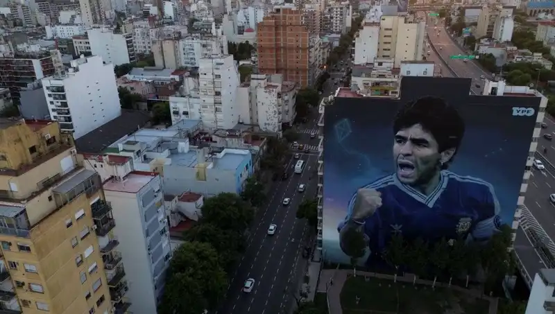 Maradona’nın Vefatı: Sağlık Çalışanları Cinayetle Yargılanıyor!
