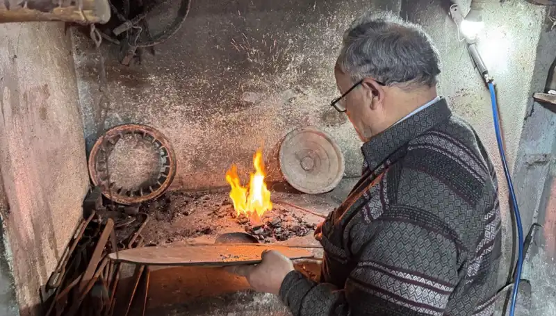 Baba Mesleğini 20 Metrekarelik Dükkanında Yaşatarak Geleceğe Taşıyor