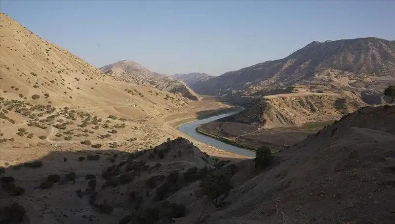 Tahran'da Su Azlığı Alarmı: Kent Genelinde Tüketim Yüzde 20 Azaltılmalı