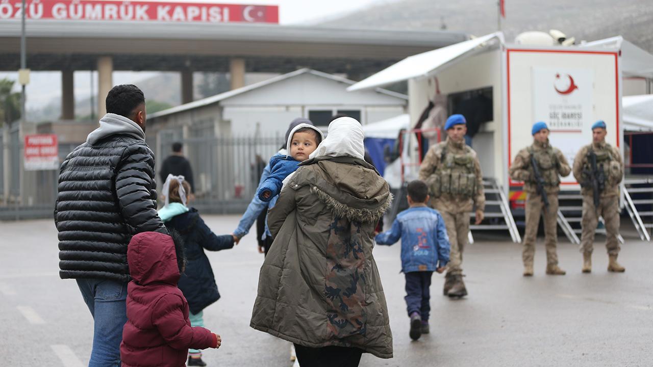 Son 1 Ayda Binlerce Suriyeli Ülkesine Döndü