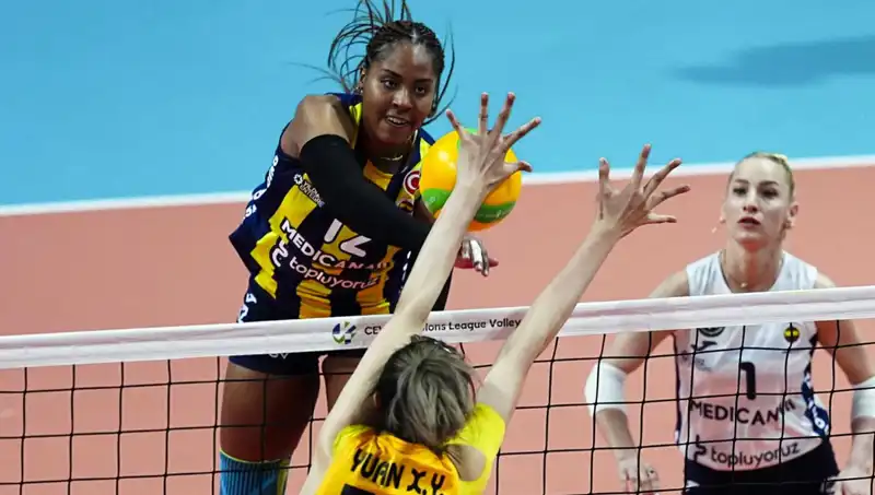 Fenerbahçe, VakıfBank’ı 3-0 Yenerek Avrupa’da Fırtına Gibi Esti!