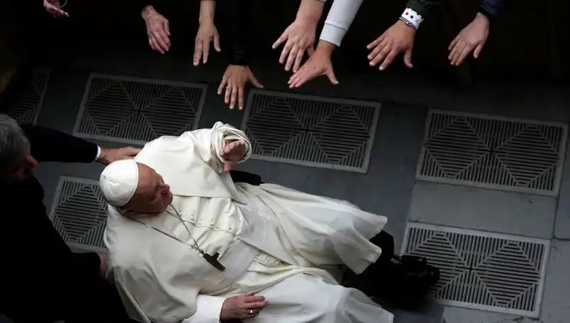 Tarihi Bir Gelişme: Papa Francis'in İstifası Gündemde mi?