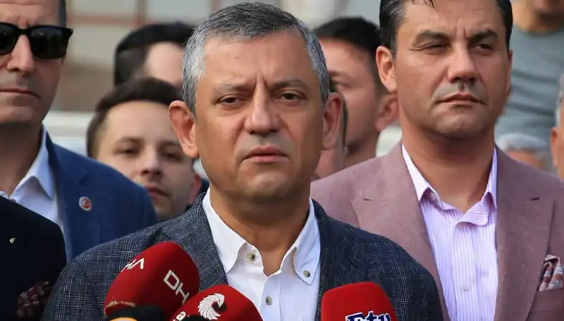 Özgür Özel’den Duygusal Bayram Mesajı: "Bu Bayram Bize Bayram Gibi Gelmedi"