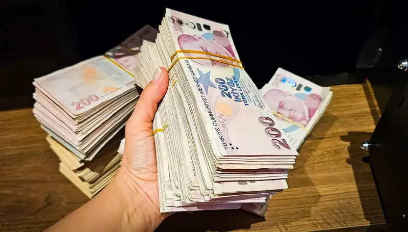 Türkiye'deki Mevduat Miktarı 12 Trilyon Lirayı Aştı: Ekonomi Ne Anlatıyor?