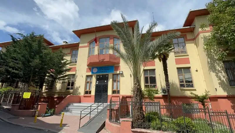 Depremin Ardından Boşaltılan Okullar: Eğitim Sarsılıyor mu?