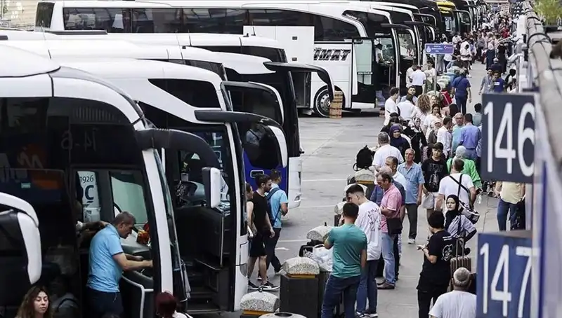 İstanbul'dan Veda: 369 Bin 453 Kişi Şehri Terk Etti!