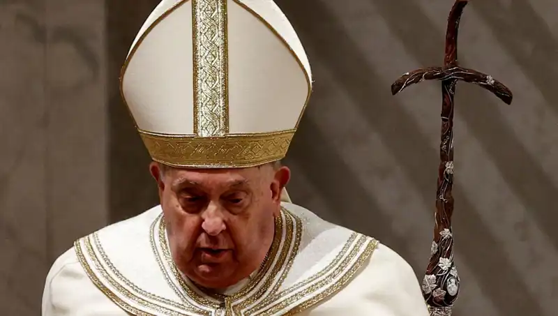 Vatikan'da Endişeli Bekleyiş: Papa Francis Hastanede Tedavi Görüyor