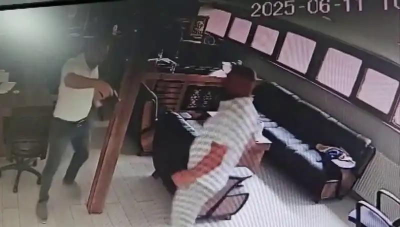 Alacak Verecek Meselesi Kanlı Sona Erdi: Kalfa, Patronunu Vurdu