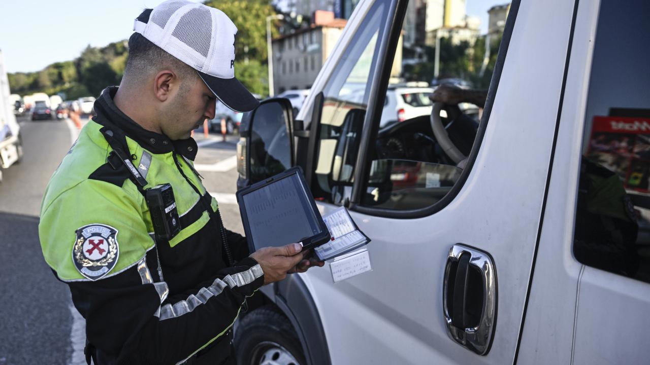 Okul servislerine yapılacak güvenlik denetimleri arttırılıyor.