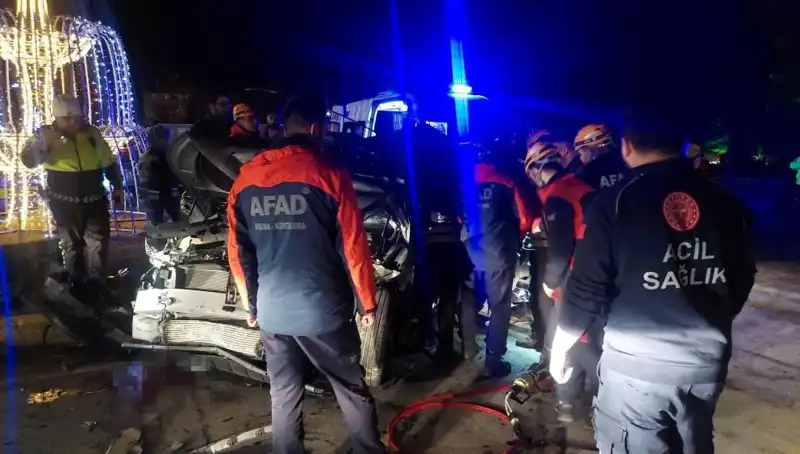 Erzurum'da Altı Aracı Biçen Sürücü Gözaltında: Kaza Anı Kamerada