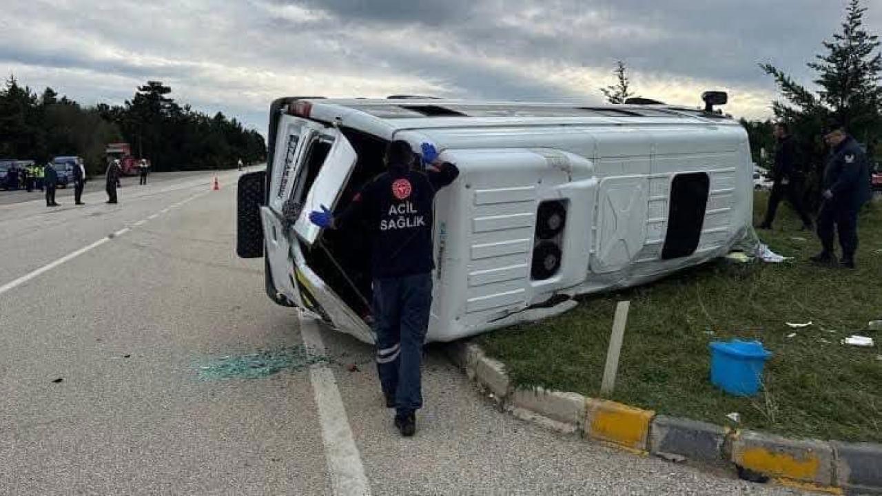 Balıkesir'de Okul Servisi ve Tır Çarpıştı: 8 Öğrencinin Durumu Ağır