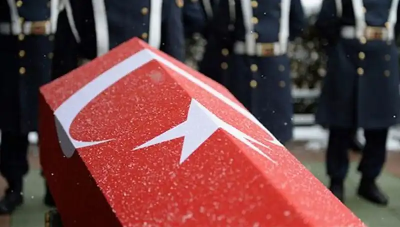 Pençe Kilit Operasyonu'nda Yaralanan Askerimiz Şehit Düştü: Ulusça Yas Tutuyoruz