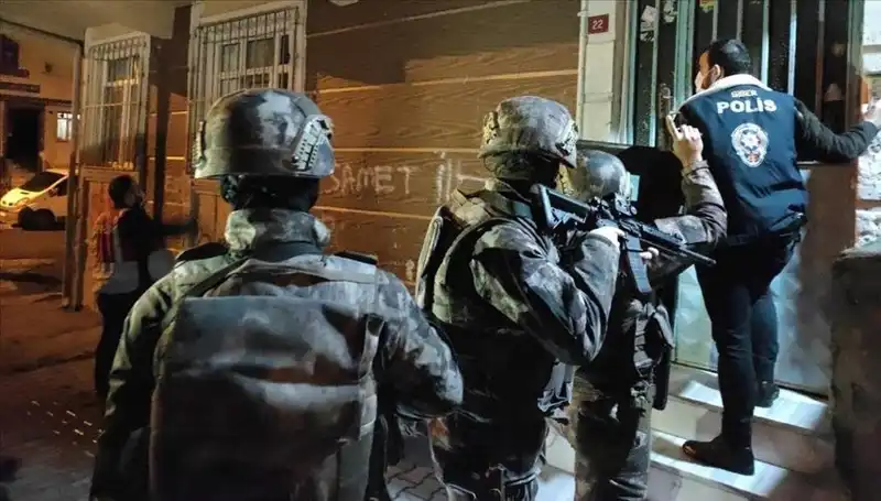 Adana'da Yoldaşlar Suç Örgütüne Büyük Darbe: 41 Tutuklama!