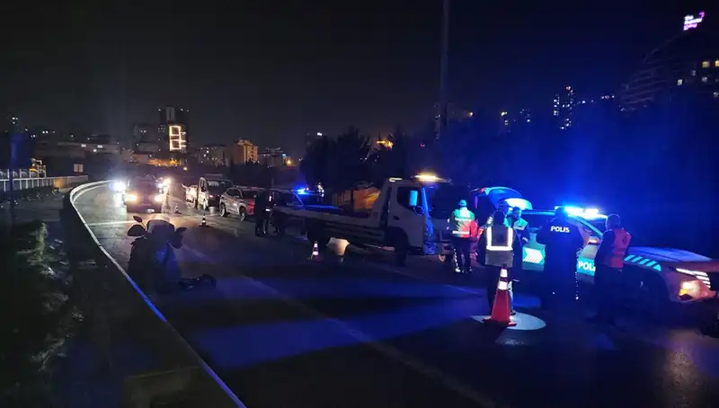 TEM Otoyolu'nda Beklenmedik Kaza: Yolun Ortasında Yatan Adam Metrelerce Sürüklendi