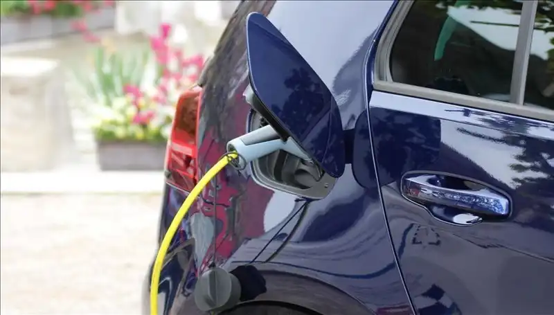 Tesla'nın Menzil Rekorunu Kıracak Yeni Elektrikli Araç Geliyor!