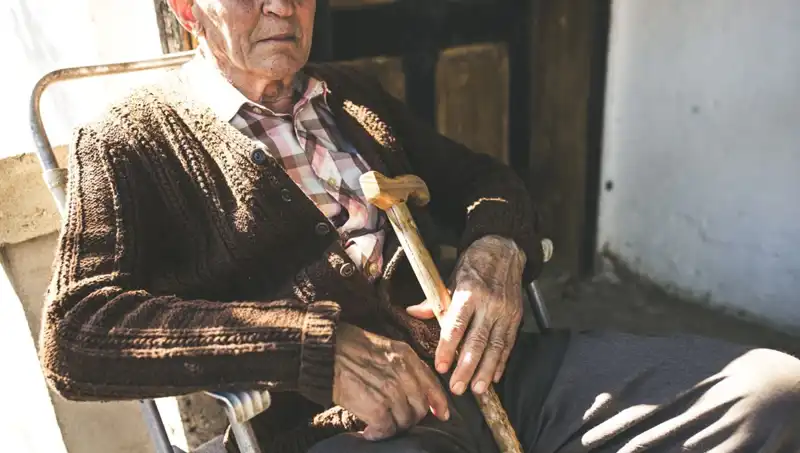 Yalnızlık ve İlgi Eksikliği: 100 Yaşındaki 16 Kişi Depresyonla Mücadele Ediyor
