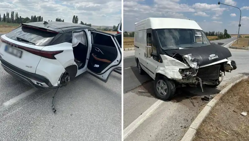Çorum’da Kafa Kafaya Çarpışma: Kazada Yaralılar Var!