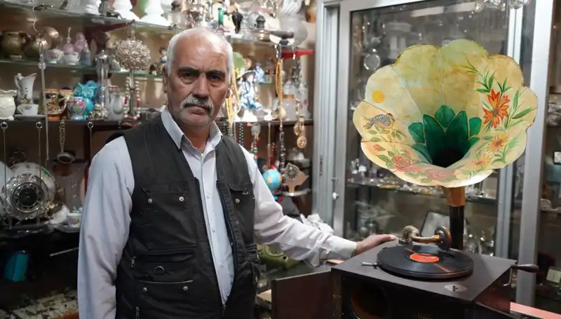 44 Yıldır Antikacılıkla Uğraşan Usta: Asırlık Gramofonların Koruyucusu