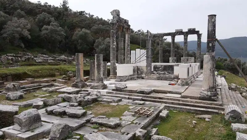 Zeus Tapınağı'nın Büyüleyici Restorasyonu: Tarihe Yolculuk Başlıyor