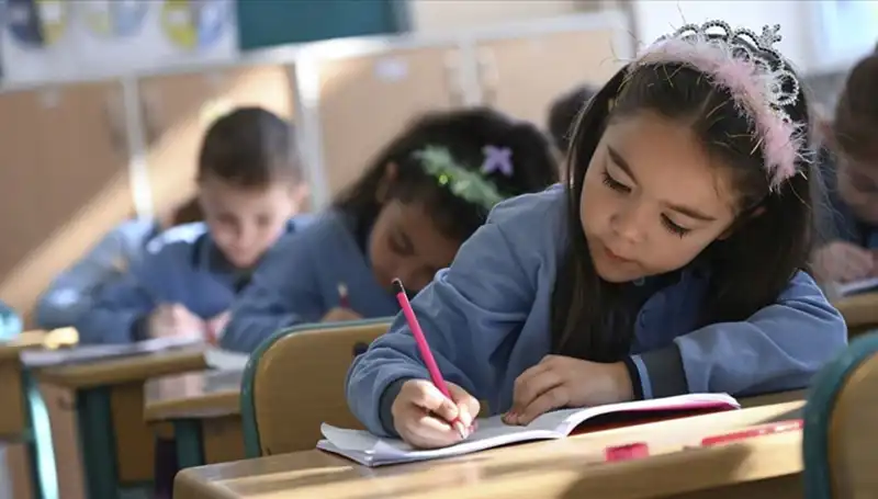 Okullar Ara Tatil Sonrası Ne Zaman Açılıyor? MEB 2024-2025 Takvimi Açıklandı!