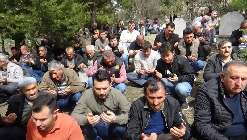Bir Köyün Sevgisi: Sonsuz Yolculuğa Uğurlanan Bir Kahraman